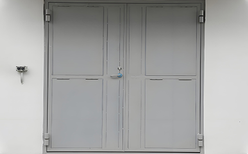 霍尔果斯泄爆门