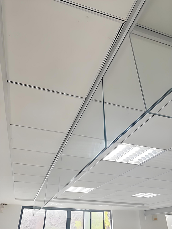 霍尔果斯玻璃霍尔果斯挡烟垂壁