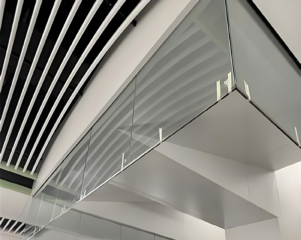 霍尔果斯玻璃霍尔果斯挡烟垂壁