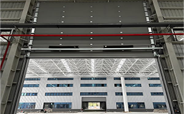 霍尔果斯工业提升门