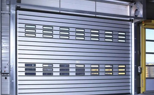 提高效率与安全：霍尔果斯兰州霍尔果斯快速霍尔果斯卷帘门的应用与优势