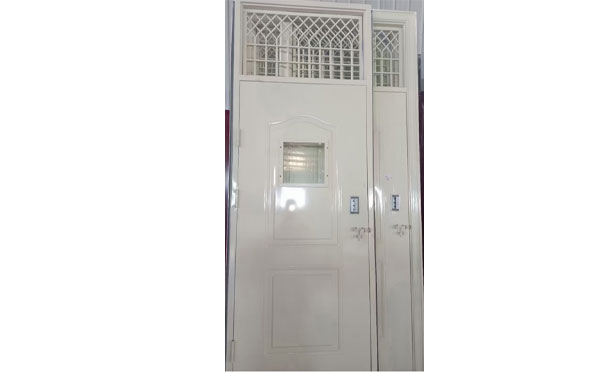 霍尔果斯学校教室门