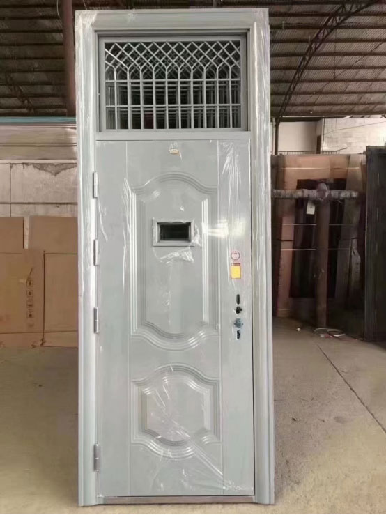 霍尔果斯学校教室门