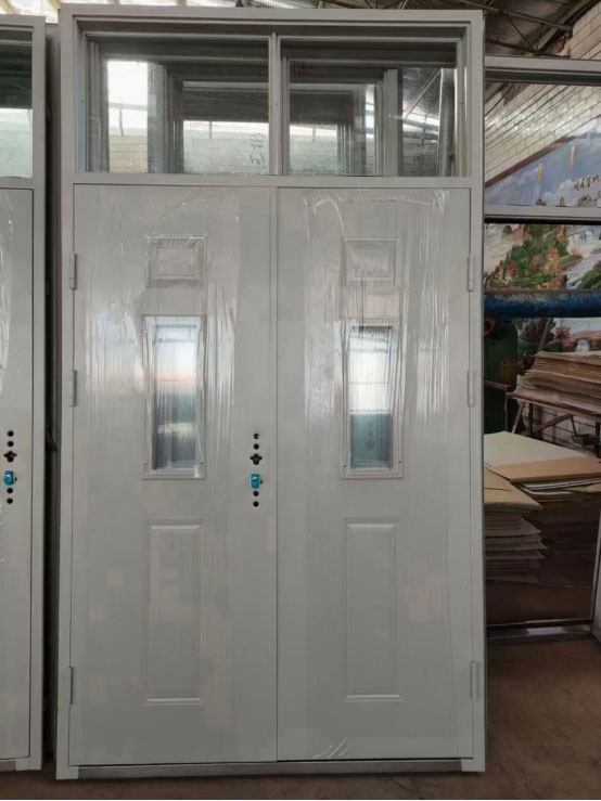 霍尔果斯学校教室门