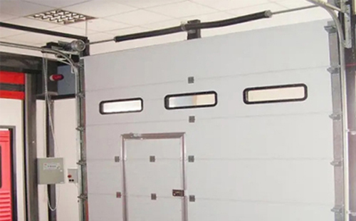 霍尔果斯工业提升门的安装方法