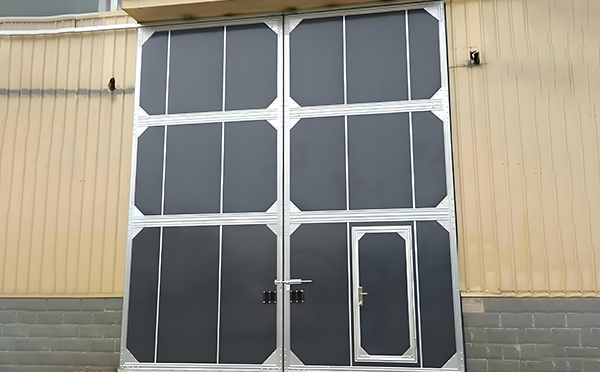 厂房霍尔果斯工业门选择与维护全解析：提升效率与安全的关键要素